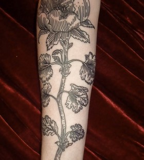 liam sparkes tattoo flower on arm