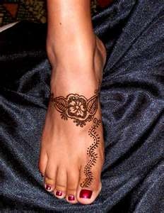 Red nails lovely foot chinese style tattoo