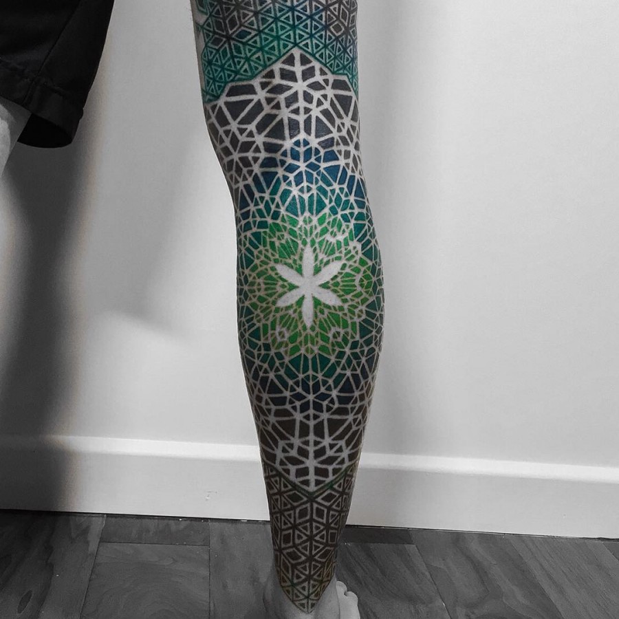 collaboration-leg-sleeve-mandala-tattoo-by-coreydivine-and-briangeckleart