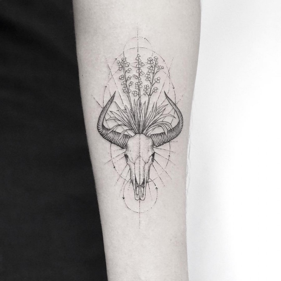 flowerr skull tattoo