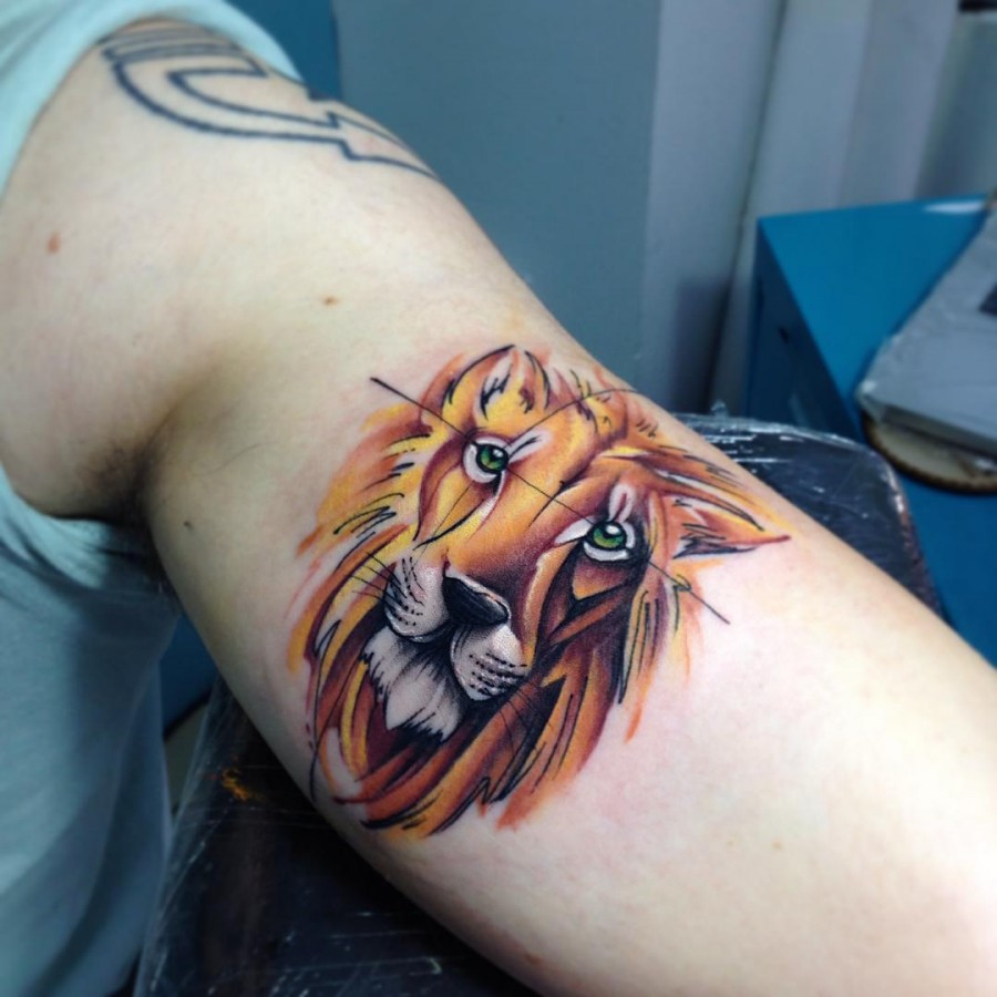lion-freehand-watercolor-tattoo