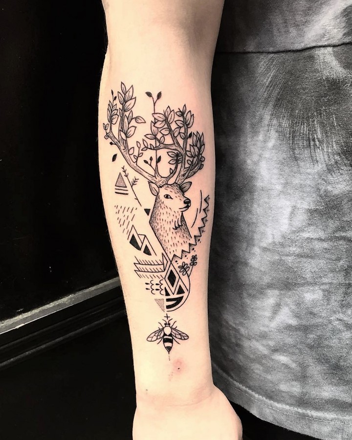 mast-cora-bleunoir-reindeer-blackwork-tattoo