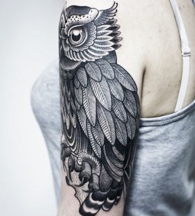 Nice owl tattoo by Pepe Vicio