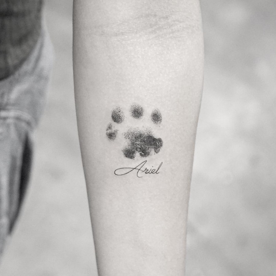paw print tattoo