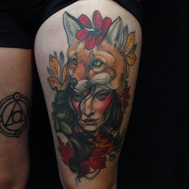 autumn-lady-with-fox-tattoo
