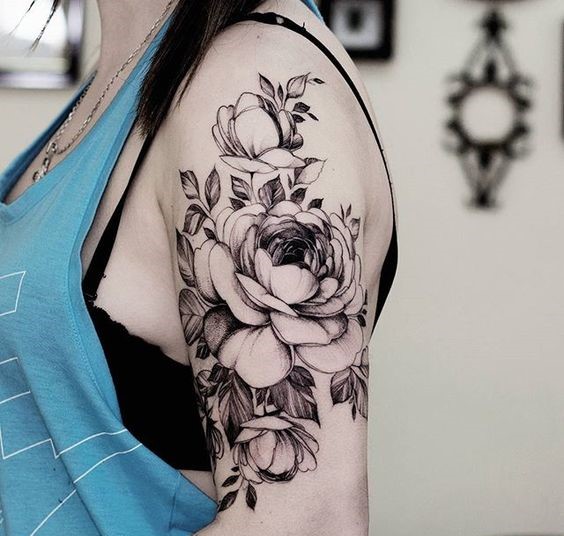 blackwork-rose-shoulder-tattoo