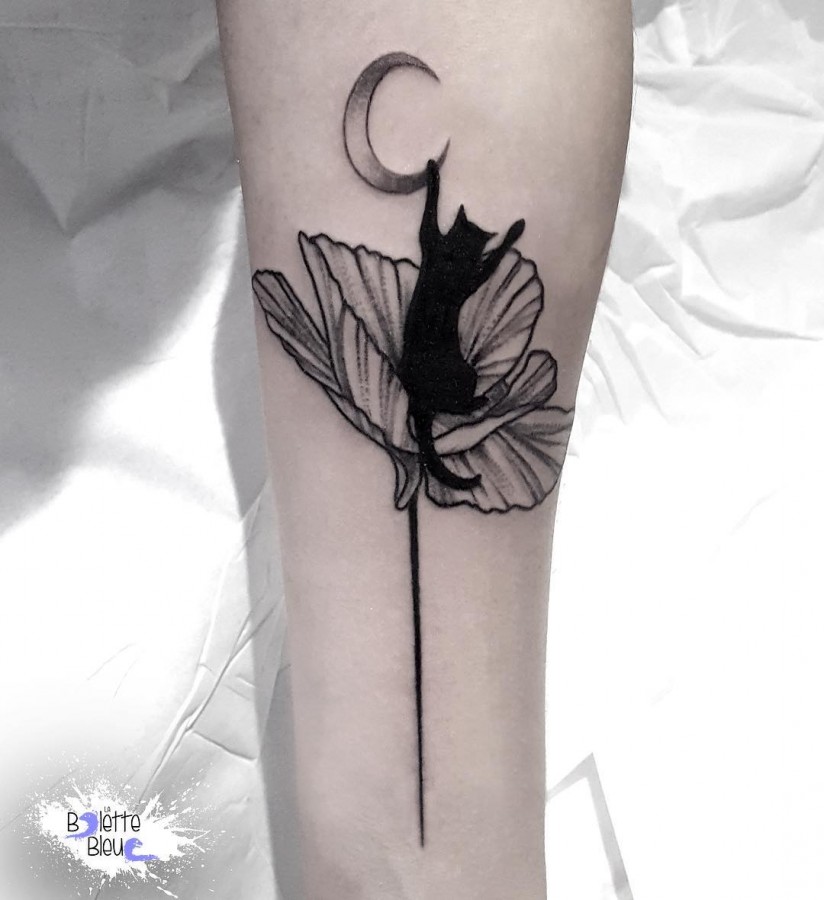 cat-flower-and-moon-tattoo-by-labelettebleuetattoo