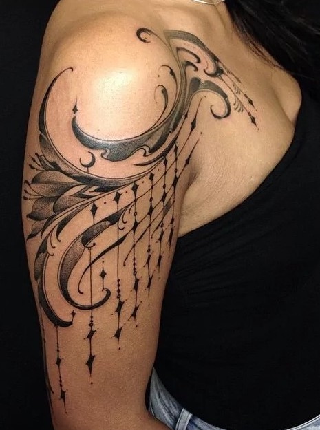 elegant-style-shoulder-tattoo