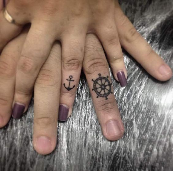 finger couple tattoo