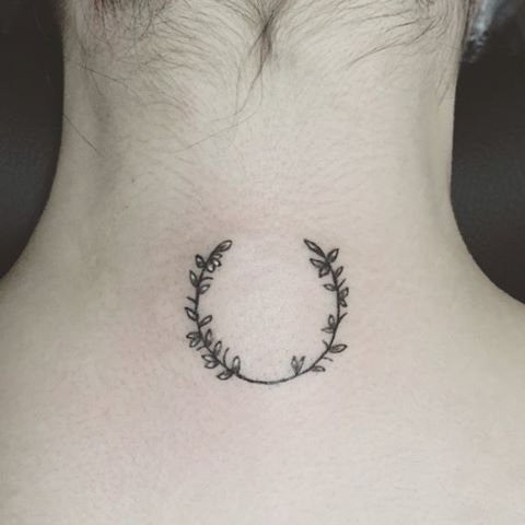 neck-autumn-tattoo