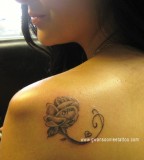 Lovely Simple Rose Tattoo on Back Shoulder for Women