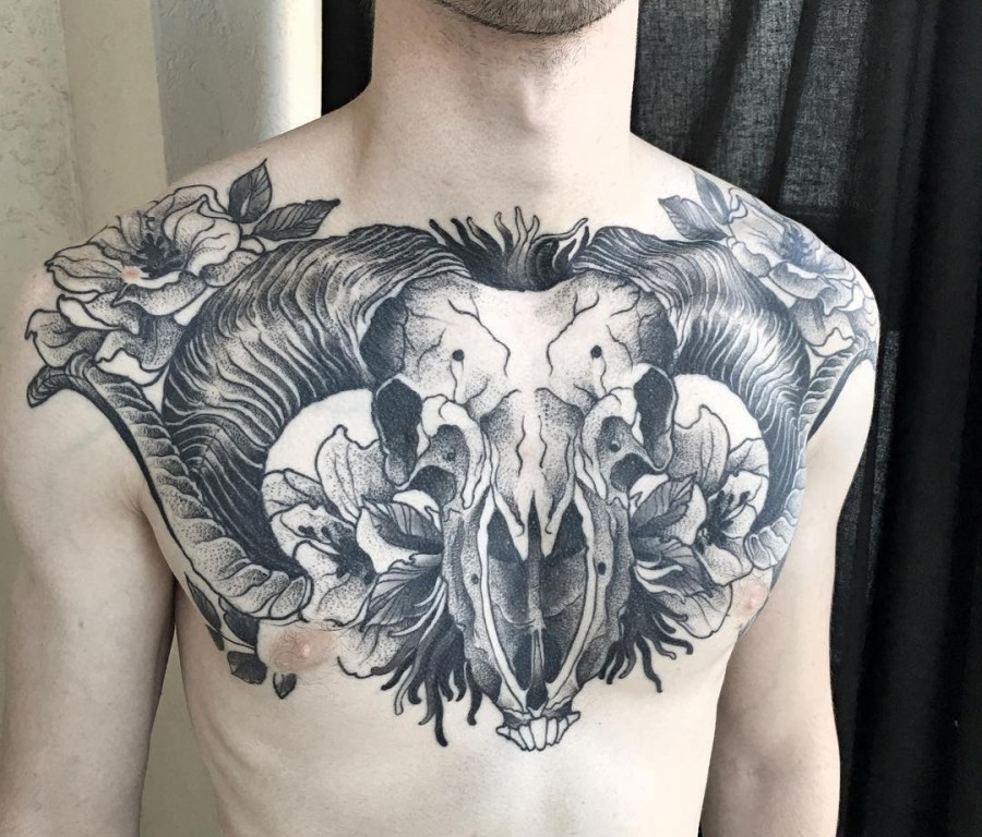 skull-chest-tattoo-by-iliyde