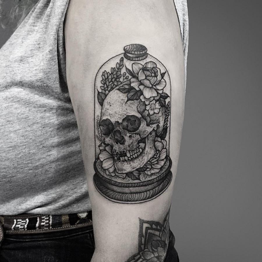 thomasbatestattoo-skull-in-a-jar-skull-tattoo