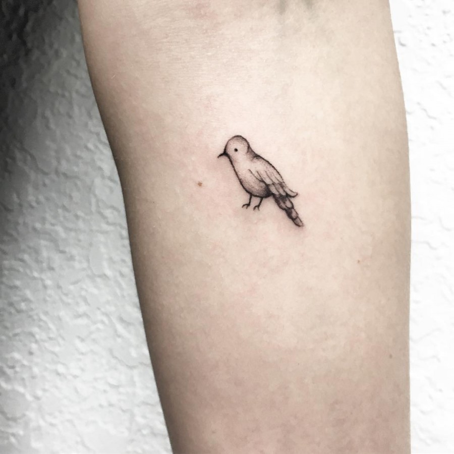 tiny-bird-tattoo-by-luiza-blackbird