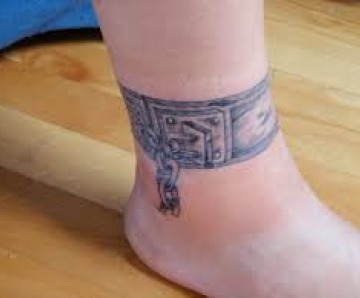 Chain tattoo