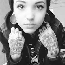 wery beutiful girl with tattoo