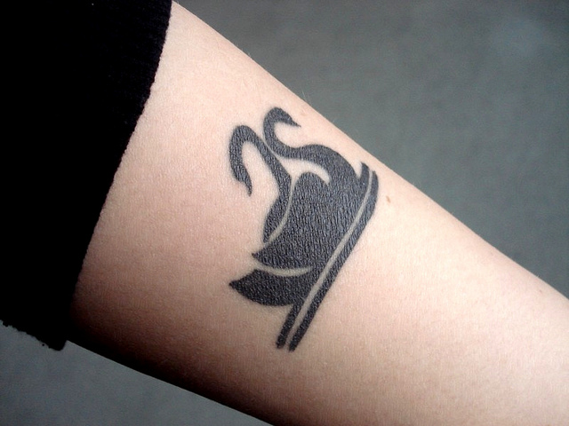 blackwork tattoo swan couple