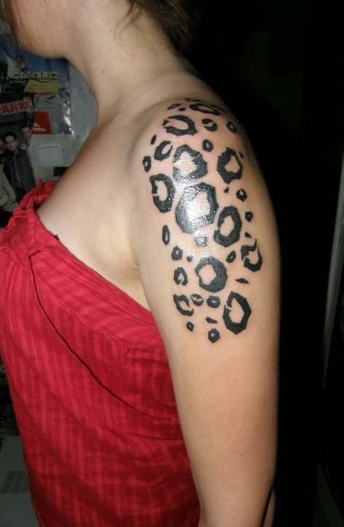 cheetah print on shoulder