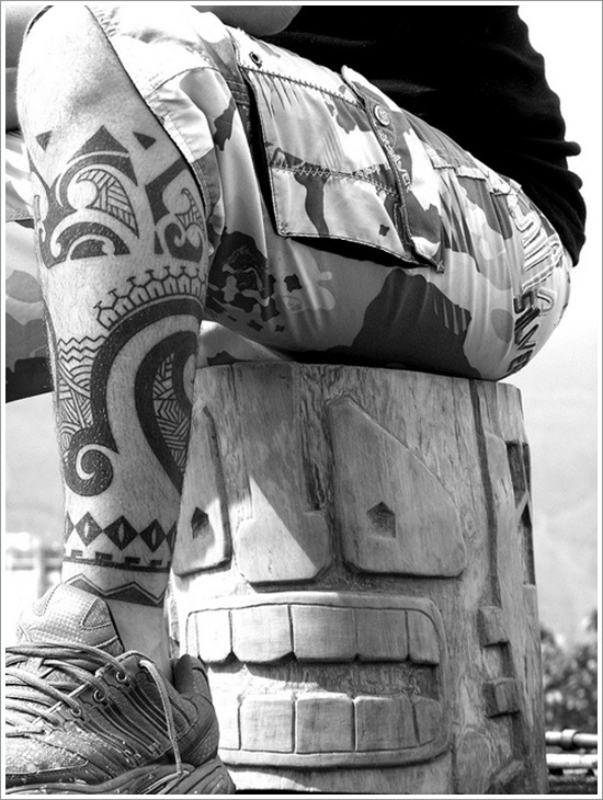 maori tattoo on leg