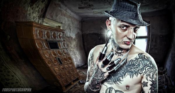 fabrice petre tattoo photography guy with hand blades