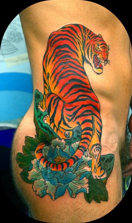 Wonderful colors tiger tattoo