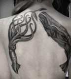 alex tabuns underwater back tattoo