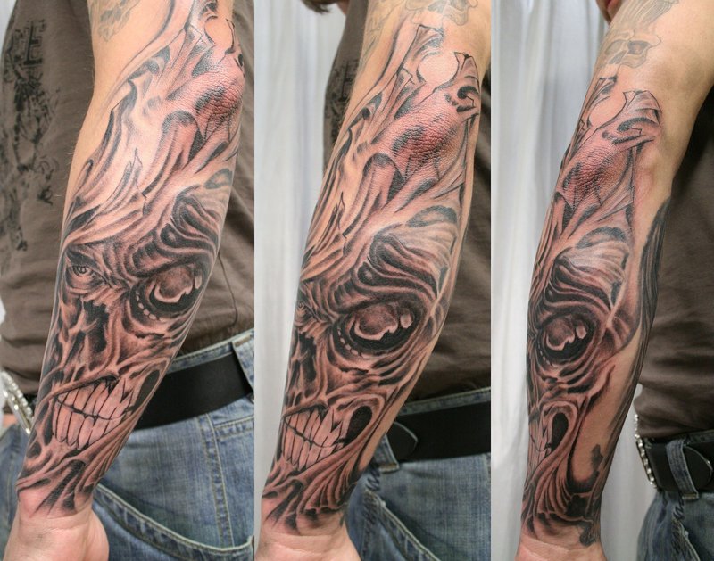 arm skull tattoo