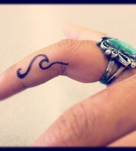 Gorgeous fingers tattoo
