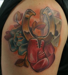 horse-shoe-tattoo-rose-tattoo-boxing-glove-tattoo-cards-tattoo