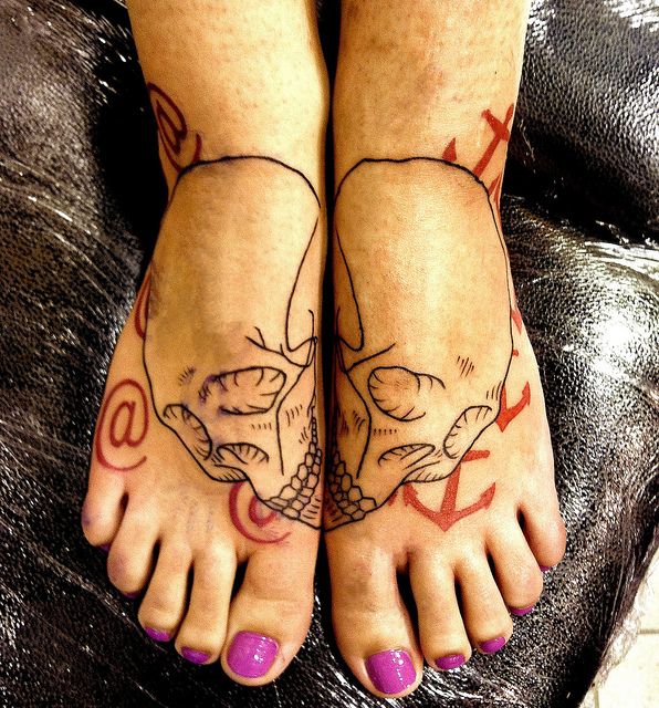 seb inkme skulls tattoo on feet