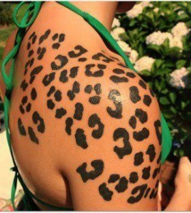 Shoulder leopard tattoo