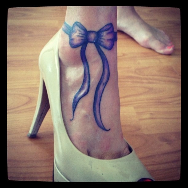 bow tattoos ideal