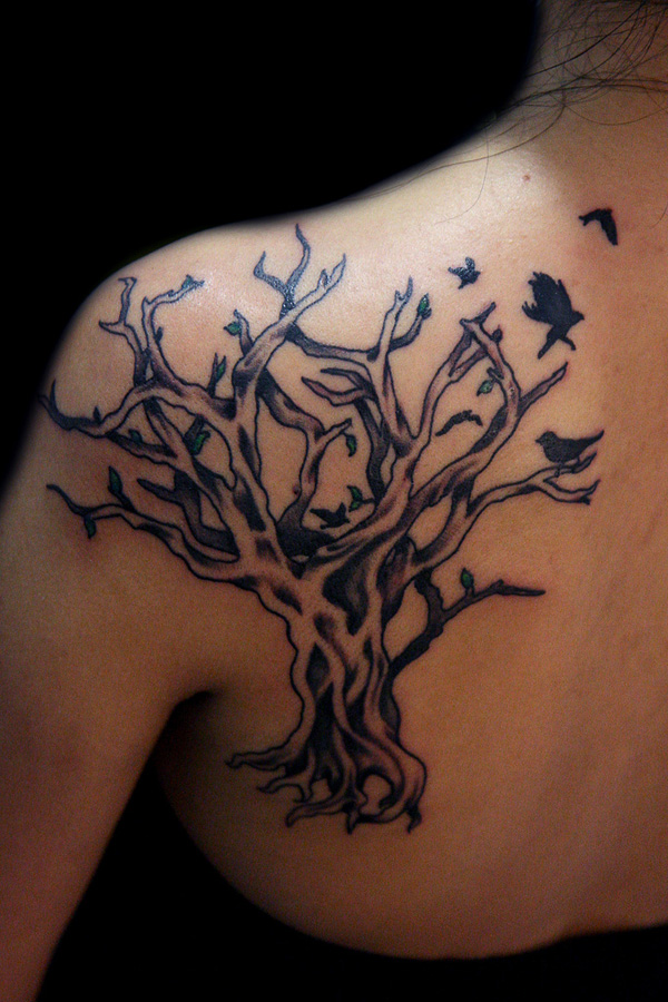 shoulder tattoo tree