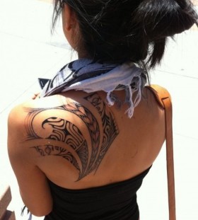 tribal tattoo for girls back shoulder