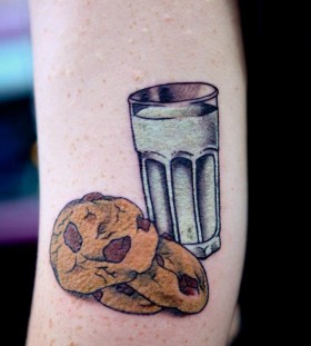 Awesome tattoo by Hania Sobieski