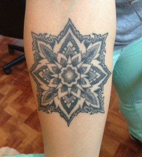 Flower tattoo by Miah Waska
