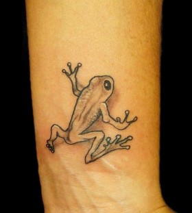 Leg frog tattoo