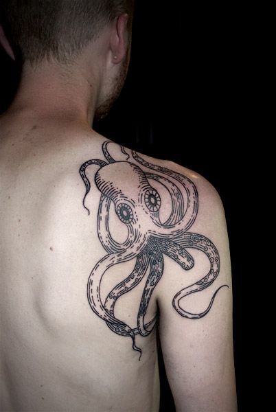 Man shoulder tattoo by Lisa Orth