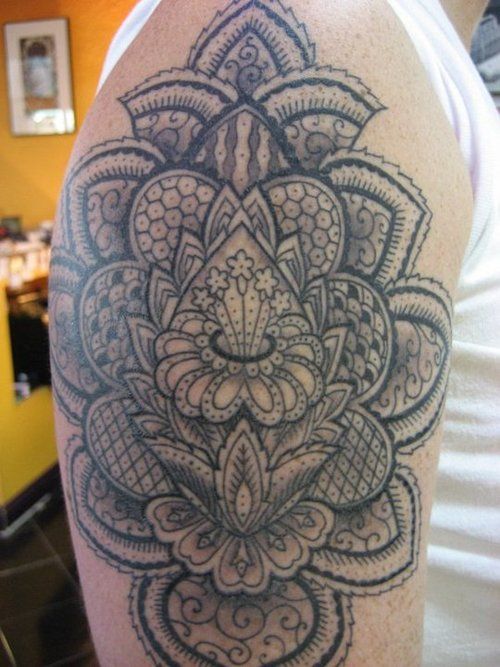 Men shoulder tattoo by Miah Waska