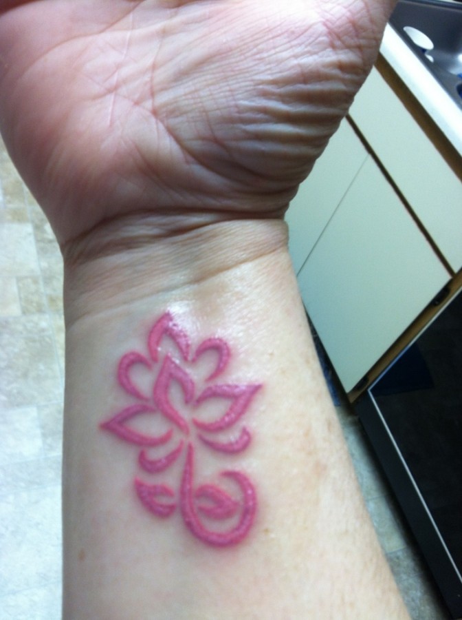 Ornament-pink-tattoo-672×900