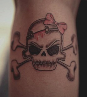 Skull tattoo by Nikki Ouimette