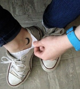 moon-tattoo-foot