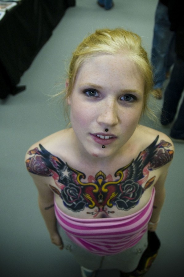 Awesome girl painting tattoo