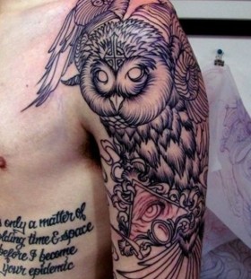 Awesome shoulder owl tattoo