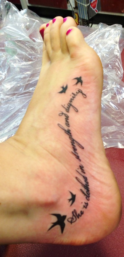 Pretty birds foot tattoo