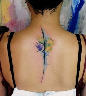 Simple woman back painting tattoo