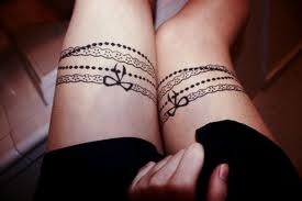 Amazing women's lace tattoo on leg