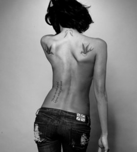 Awesome lovely women's bird tattoo on shoulder