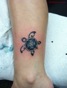 Awesome turtle tattoo on leg