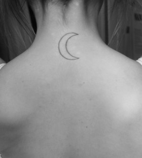 Black conturus of back moon tattoo
